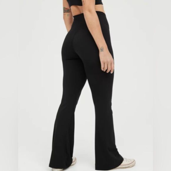 Aerie Offline Real Me HighWaisted Flare Legging Black NWT in packaging - Picture 2 of 8